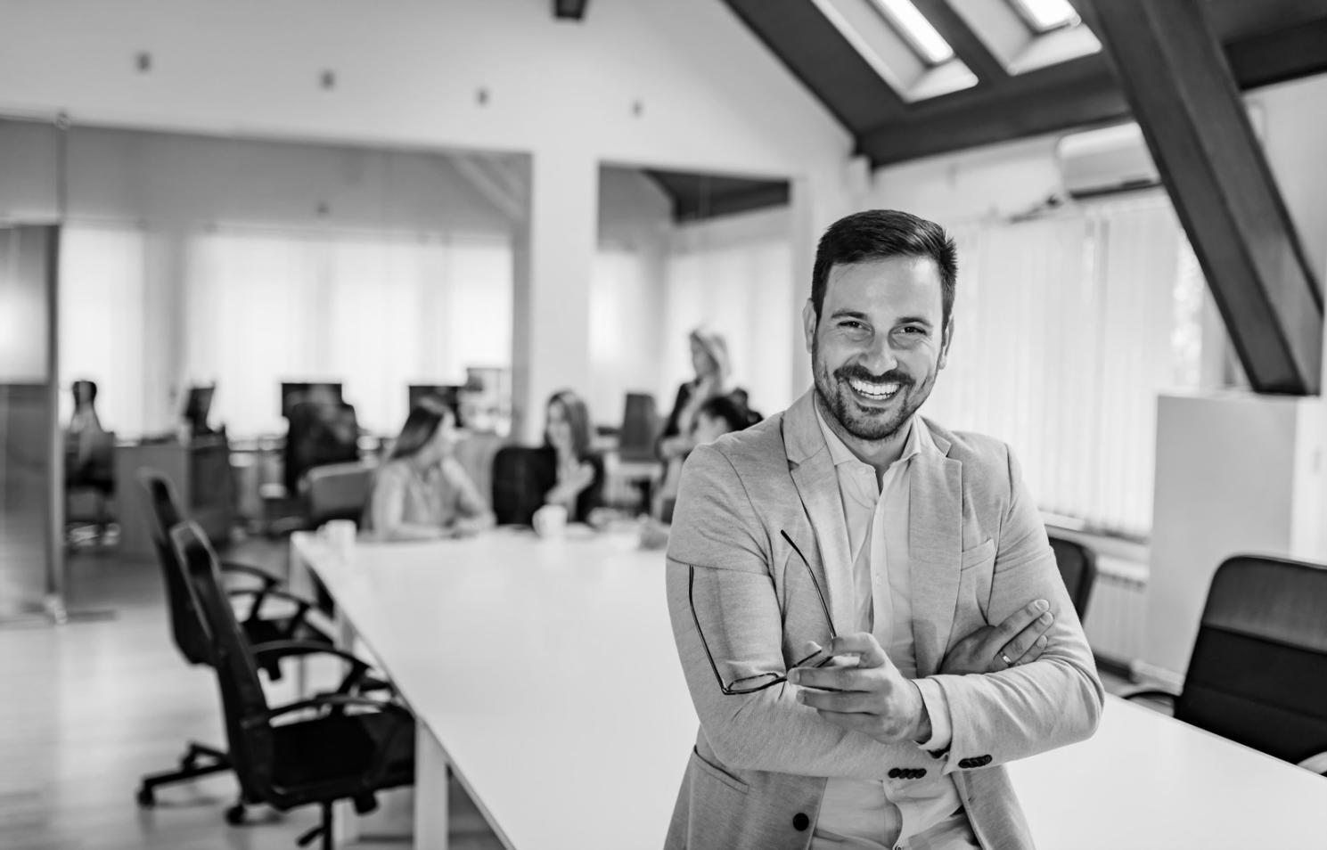 Videobearbeitung Arbeitsplatz mit professionellem Equipment